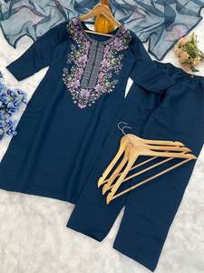 Ropa india de alta calidad para fiestas de verano, con bordado en el cuello, tela de georgette de seda gruesa, que absorbe la humedad. - Product Image 5