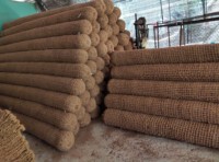 Blocs de fibres de coco 100 % naturelles du Vietnam, biodégradables, à faible coût, pour le contrôle de l'érosion des rives de rivières et de ruisseaux
