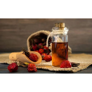 Extracto de hierba de aceite esencial de Maca cultivada salvaje naturalmente puro exportado a granel con embalaje de botella - Product Image 1