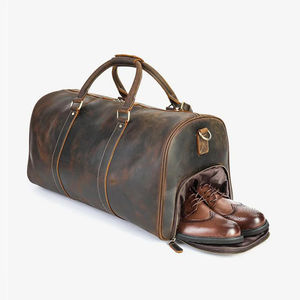 Sac polochon de gymnastique en cuir véritable surdimensionné de haute qualité fourre-tout de voyage pour hommes et femmes fermeture à glissière et caractéristique réutilisable - Product Image 1