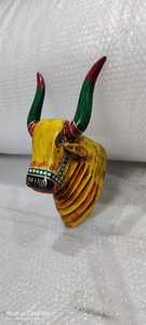 วัวหัวไม้ทาสีด้วยมือและทำด้วยมือสีขาวและสีแดงที่กำหนดเองเหมาะสำหรับการขายต่อสำหรับร้านค้าตกแต่งบ้าน - Product Image 6