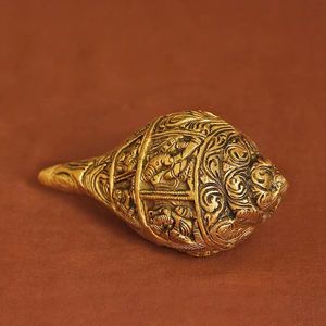 Sculpture élégante en laiton Shankh, figurine décorative artisanale pour la maison, le temple, le bureau, le salon, pièce d'art spirituelle - Product Image 1