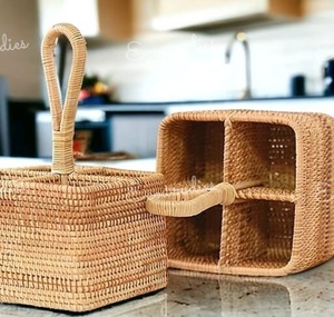 Porte-ustensiles élégant en rotin naturel cuillère organisateur de couverts panier à couverts en osier à 4 sections pour comptoir avec poignée - Product Image 1