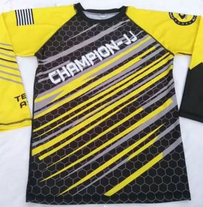 Rashguard de compresión unisex de manga larga para Jiu Jitsu y MMA, personalizado, de calidad premium, transpirable, antibacteriano y de secado rápido. - Product Image 4