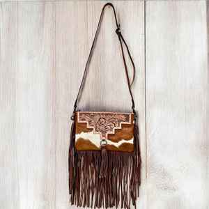 Nouveau Sac Bandoulière Vintage 2026 pour Femme en Cuir Véritable 100% avec Franges et Motifs Floraux Gravés à la Main, Sangle Réglable - Product Image 1