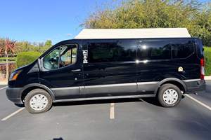 Furgoneta Camperizada Usada 2019 Transit 350 XLT, Volante a la Izquierda, Asientos de Cuero, Interior Claro, Motor V6, Techo Elevable, Bajo Kilometraje - Product Image 3