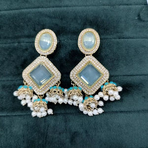 Boucles d'oreilles traditionnelles pour tenue traditionnelle - Product Image 1