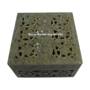 Boîte de sculpture en stéatite de travail Jali incurvée à la main de conception classique avec forme de rectangle conception naturelle polie pour l'article de stockage de bijoux - Product Image 3