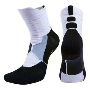 Chaussettes de sport à séchage rapide de haute qualité pour hommes et femmes conçues par OEM - Product Image 5