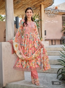 Exportación por nueva tela de muselina India exclusiva Long Nayra Cut Gawn con pantalón y Dupatta Set Diseñador elegante Mujeres Nayra Cut Suits - Product Image 5