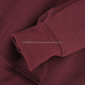 Sweat à capuche en polaire pour homme avec design personnalisé en gris, rouge et vert contrastés de haute qualité - Product Image 6