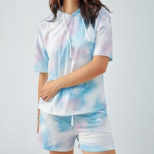 Conjunto de pantalones cortos y Sudadera con capucha de algodón 100% para mujer Colores transpirables y personalizados para el invierno en Pakistán - Product Image 2