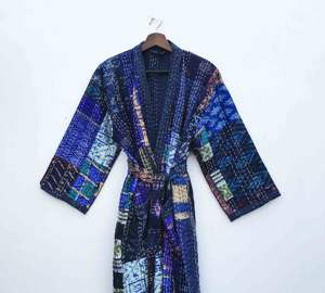 Veste Kantha en patchwork de soie faite à la main, style kimono japonais, vêtement de plage bohème, hiver, multicolore, ceinture à nouer - Product Image 1
