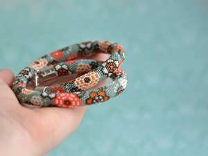 สร้อยคอแบบสวมติดรอบลำคอทำด้วยมือทำจากหินธรรมชาติลูกปัดลูกปัดแก้วเรซิน - Product Image 2