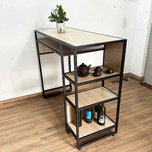 Mesa Alta Multifuncional de Estilo Industrial con Estantes de Madera Contrachapada y Patas de Hierro, 4 Compartimentos para Bar en Casa, Bodega y Centro Comercial - Product Image 4