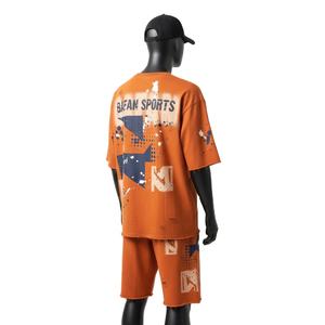 Conjunto de Camiseta y Pantalones Cortos Extra Grandes para Hombre, Tela de Jersey de Algodón Premium de 220 GSM, Impresión por Pulverización, Logotipo Personalizado, Ropa Urbana, Conjunto de 2 Piezas - Product Image 4