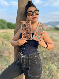 กระเป๋าคลัทช์หนังสำหรับผู้หญิงพิมพ์ลายนูนกระเป๋าเงินดีไซน์แบบตะวันตกขนาดกะทัดรัดกระเป๋าคลัทช์หนังอินเทรนด์ - Product Image 3