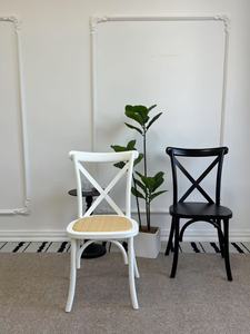 Chaise de bistrot empilable en bois de hêtre blanc de haute qualité, dossier <span class=keywords><strong>croisé</strong></span>, pour la location, les mariages et la restauration - Product Image 2