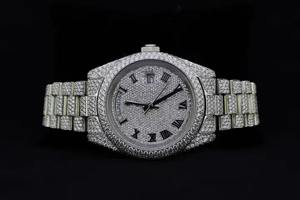 นาฬิกาฮิปฮอปผู้ชายแบบฝังเพชรเต็มหน้าปัด พร้อมเพชร VVS บนตัวเรือนเงินแท้ 925 ดีไซน์หรูหราทันสมัย สไตล์สตรีท - Product Image 3