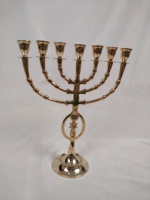 Chandelier Menorah Judaica de Noël juif artisanal en laiton vintage d'Israël, gravé et imprimé en deux couleurs