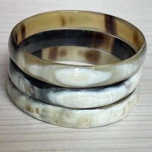 ทำด้วยมือเขาควายทำด้วยมือหรูหราขายส่งเครื่องประดับแฟชั่นกำไลเขาวัวควายธรรมชาติสำหรับผู้ชายและผู้หญิง - Product Image 1