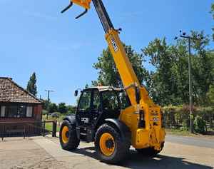 Manipulador Telescópico JCB 514-40 de Alto Rendimiento con Gran Capacidad de Elevación y Rendimiento 4x4 para Construcción - Product Image 1