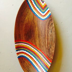 Bandeja de servicio de esmalte ovalado de madera de mango con punto de arcoíris diseño pintado a mano Plato decorativo de madera rústica - Product Image 1