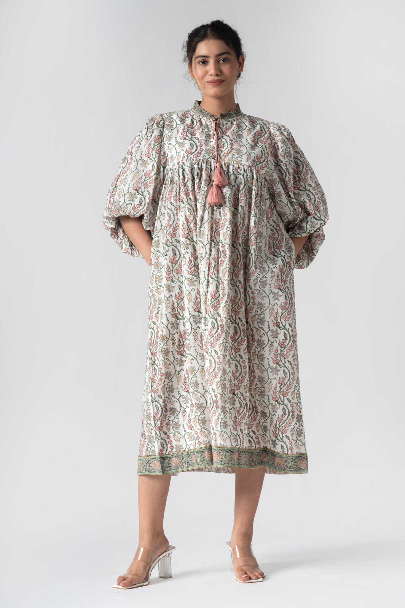 สีชมพูปะการังอ่อน