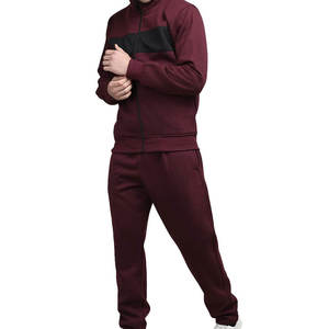 Tenue de survêtement respirante pour hommes fabriquée avec un tissu en polyester durable conçu pour l'entraînement et les activités de plein air - Product Image 4