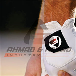 Gants de golf en cuir Cabretta pour hommes Logo personnalisé Caractéristiques protégées contre les UV et imperméables pour le sport - Product Image 4