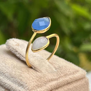 แหวนพลอยโมราสีน้ำเงินรูปลูกแพร์สีรุ้งสองชั้นทำด้วยมือแหวนทองพลอยฝาปิดแบบปรับได้ขายส่ง - Product Image 2