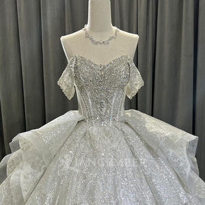 Vestido de Novia Moderno OY003 con Brillo, Escote Corazón, Cola Capilla, Encaje Floral y Cristales para Fiestas - Product Image 3