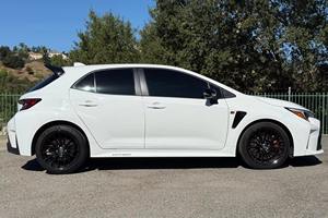 GR Corolla Corre Coupé Turbo 2024, Tracción en las Cuatro Ruedas, Volante a la Izquierda, Ruedas R18, Caja de Cambios Automática, Bajo Kilometraje, Gasolina - Product Image 6