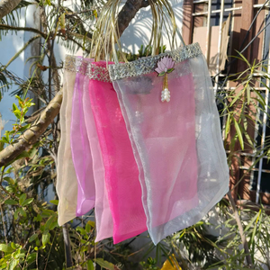 Sacs à main en organza écologiques avec breloque lotus, pochette à poignée pour fruits secs, bijoux, sacs de transport transparents, cadeaux religieux Sangeet - Product Image 1