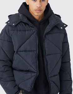 Veste matelassée à capuche pour homme, de qualité supérieure, coupe standard, personnalisée par le fabricant, en toile, coupe-vent, chaude, devant surélevé - Product Image 2