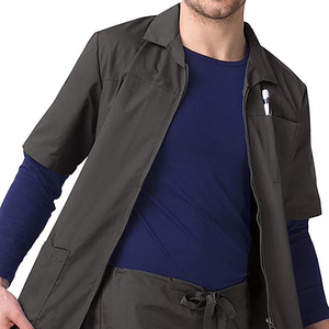 Dernières conceptions, veste de travail d'hôpital à manches courtes de haute qualité pour hommes, meilleure qualité, fermeture éclair, tissu sergé en spandex/polyester - Product Image 4