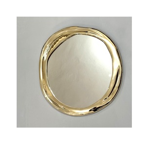 Miroir antique en laiton artisanal avec design Art déco pour la maison culturelle, le temple ou la salle de puja, la décoration murale spirituelle - Product Image 5