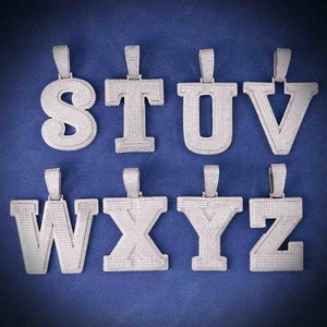 Pendentif chaîne en alliage de laiton avec diamant de laboratoire style hip-hop pour hommes et femmes - Product Image 2