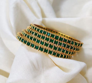 Pulsera hecha a mano chapada en oro macizo de 24 quilates, 4 brazaletes de alta calidad, brazaletes elegantes de piedra AD cuadrada, brillo y brillo - Product Image 2