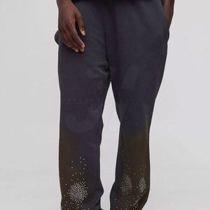 Pantalones de diamantes de imitación para hombre con detalles llamativos Pantalones rectos de alta calidad con acabado de diamantes de imitación - Product Image 3