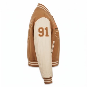 Veste universitaire pour femme, coupe courte, couleur camel crème, manches en cuir, patch en chenille diamant, personnalisable - Product Image 3
