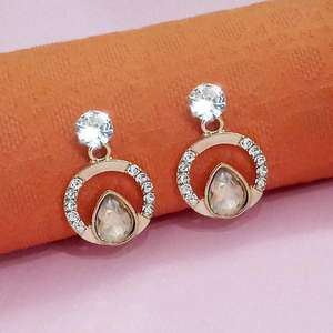 Kriaa ต่างหูระย้าหินสีขาวชุบทองออสเตรียต่างหูหมุดแฟชั่น1312884C - Product Image 1