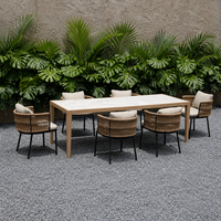 Ensemble de salle à manger extérieur pour hôtel, table en teck et chaises en aluminium tressé, fabrication sur mesure OEM