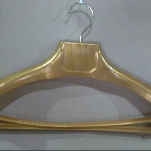 Cintres en plastique légers pour l'organisation quotidienne des placards Antidérapants et peu encombrants pour les chemises, les pantalons et les robes - Product Image 1