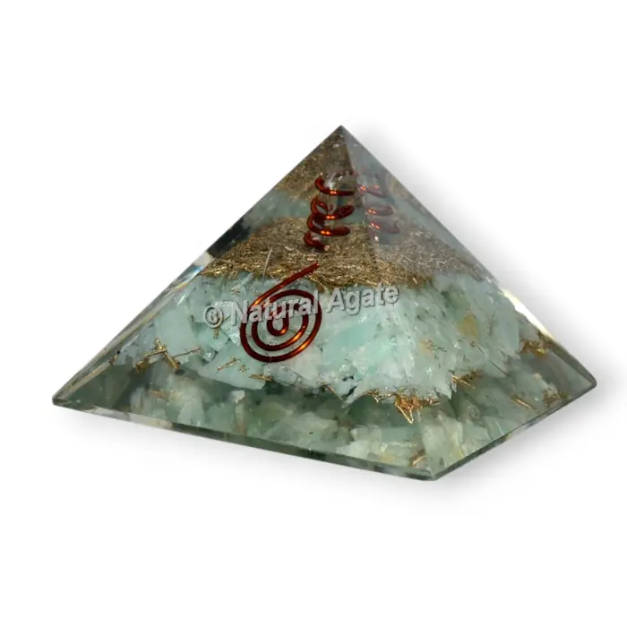 Vente chaude Orgone énergie pierre cristal chant pyramides cristal chant pyramides vert Fluorite Orgone Pierre Pyramide