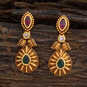 Boucles d'oreilles pendantes chic et vintage - Product Image 1