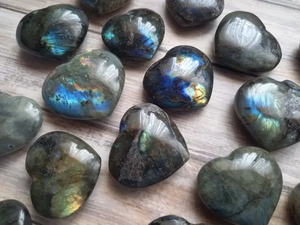 Vente en gros de Labradorite naturelle pleine flashy gravée cristal de Quartz pierre précieuse amour en forme de coeur 2 pouces gonflé méditation Feng Shui - Product Image 2