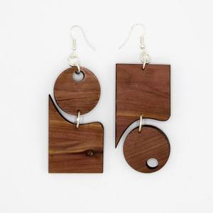 Pendientes bohemios ecológicos rústicos de madera marrón con ganchos dorados Accesorio de atuendo informal para mujeres Inspirados en los estilos Love Angel - Product Image 5