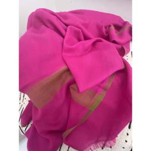 Pashmina Larga en Color Fucsia para Invierno y Primavera, Elegante y Larga - Product Image 5