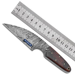 Cuchillo de Caza Personalizable Hecho a Mano DD-DAM-379, Hoja de Acero de Damasco, Punta de Lanza de 4 mm, Mango de Madera de Palisandro Exótico, Cuero Repujado - Product Image 2